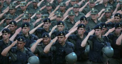 El vaciamiento silencioso de quienes nos cuidan